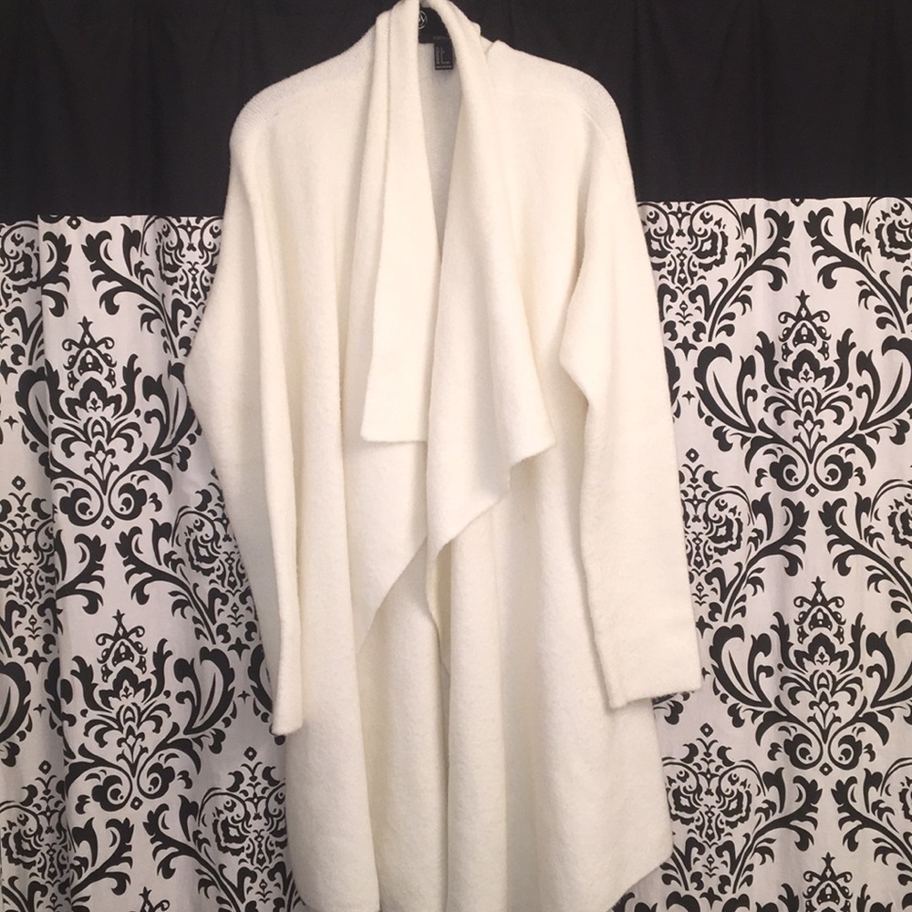 Forever 21 shrug. Cream color. Size large